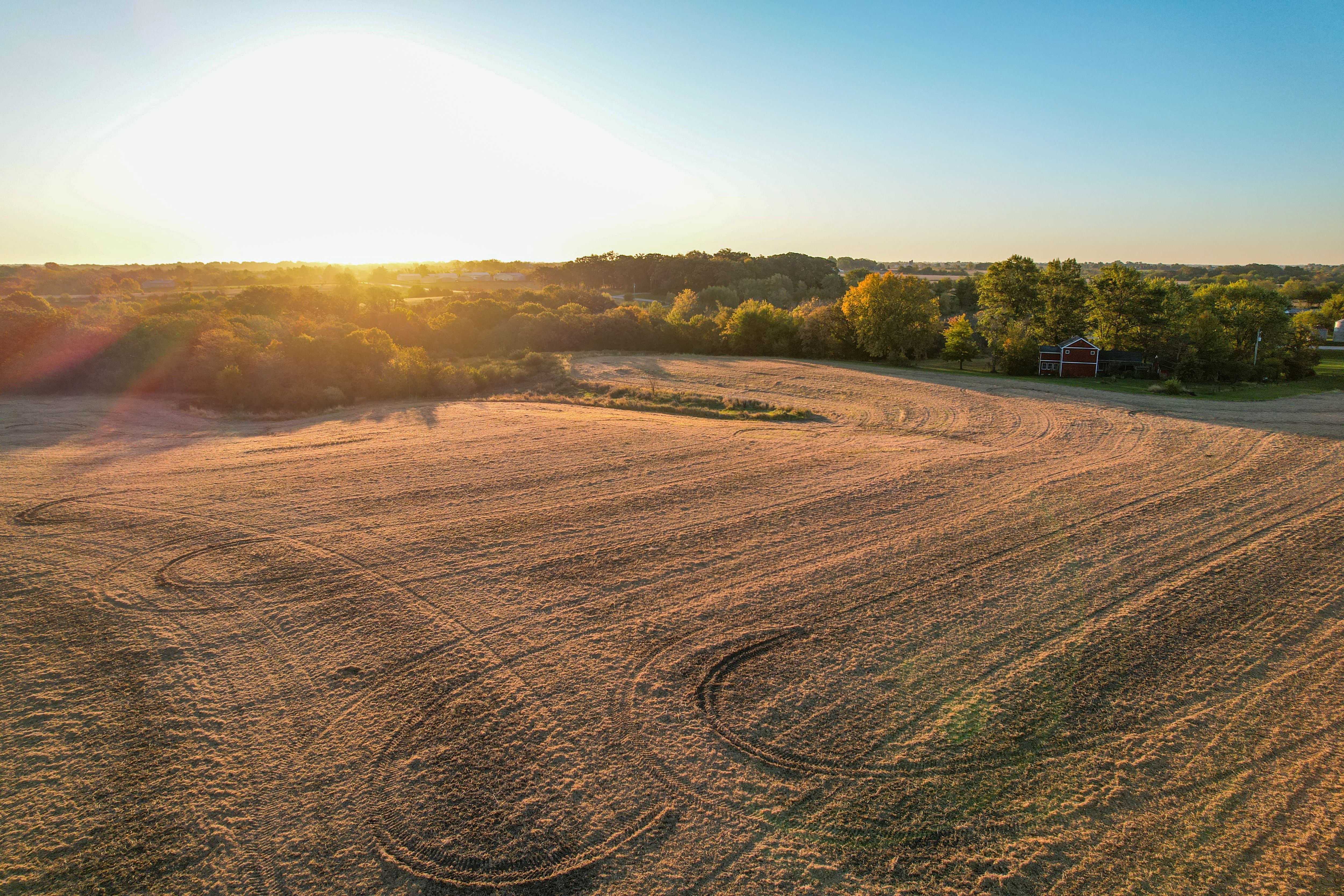 Listing Photo: 18712-Photo Oct 22 2025 8 03 06 AM